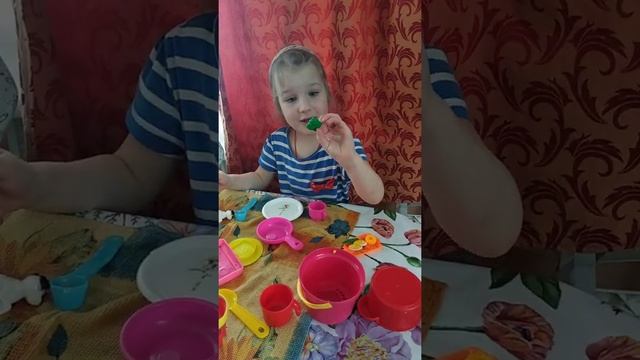 Обзор детской посудки. Полезные игры с водой от Ксении) смотреть онлайн