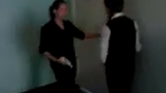 На уроке зашли в класс,чтобы помыть дверь :D.AVI смотреть онлайн