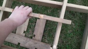 Как сделать разборную клумбу из старых досок.