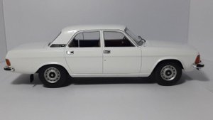 ГАЗ-3102 "Волга" Легендарные советские автомобили Hachette. Масштабная модель автомобиля 1:24.