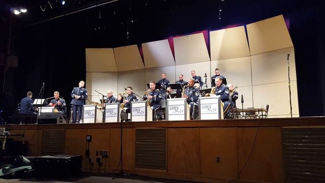 AIRMEN OF NOTE TEACH ME TONIGHT смотреть онлайн