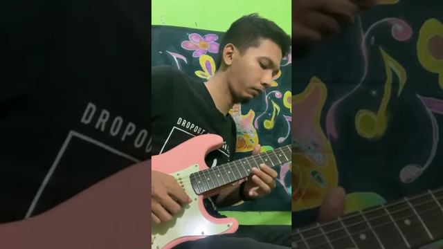 Stratocaster Shell Pink смотреть онлайн