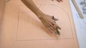 Трикотажное платье с оригинальным капюшоном/капюшон хомут.