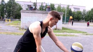 Как подать нижнюю подачу в волейболе?