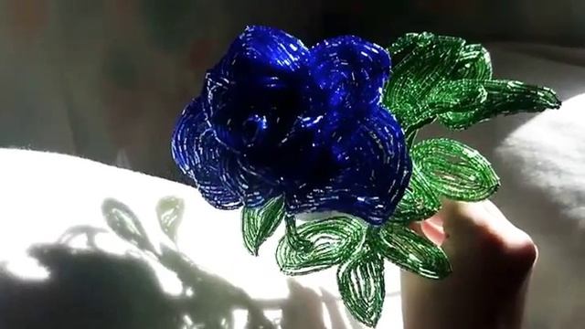 Бокаловидная роза из бисера. смотреть онлайн