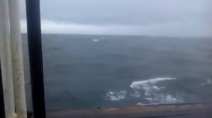 Шторм в охотском море. Камчатка