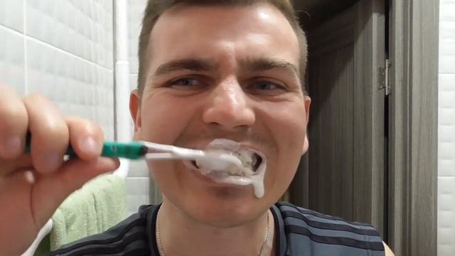 Вы делали это неправильно. Как правильно чистить зубы смотреть онлайн