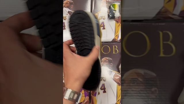 кроссовки Nike SB Dunk Low & NBA Kobe Bryant смотреть онлайн