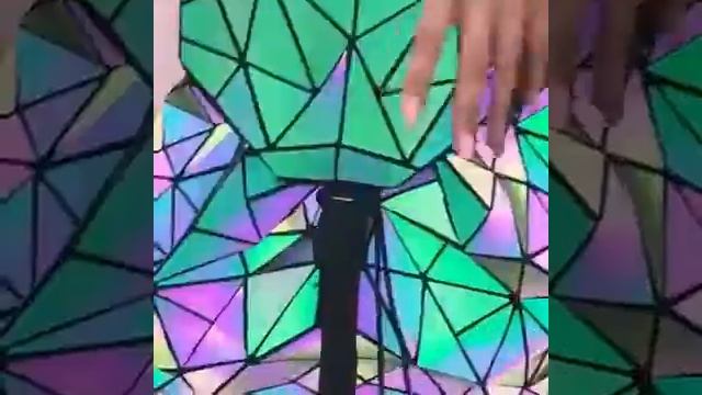 Геометрический светящийся рюкзак смотреть онлайн