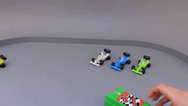 К-т "4 болида и катапулт" смотреть онлайн