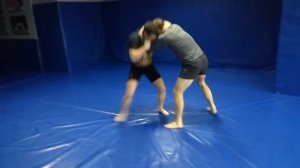 Рычаг локтя в прыжке (Flying armbar). Летящий армбар
