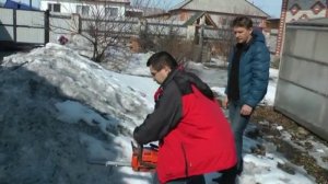 Как правильно работать бензопилой