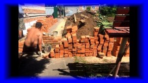 Стройка Гаража. Копаем, заливаем, кладем кирпич. Часть -1