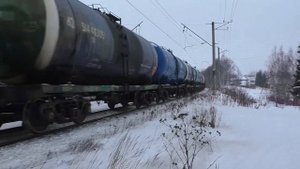 Электровоз ВЛ10У-404 с грузовым поездом