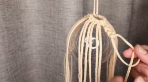 Украшение новогоднего шарика в технике макраме. 1 ч.