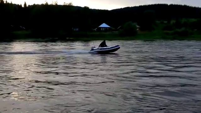 Солар 330 и Yamaha 6л.с смотреть онлайн