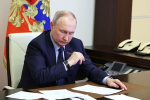 Путин подписал закон о сроке давности по административным делам | новости