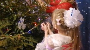 Наряжаем  большую красивую  ёлку !