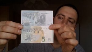 Новая купюра достоинством 5 евро. Die neue 5 Euro Banknote.