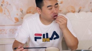 【超小厨】大姐家蹭饭，酸辣鸭翅鸭脚，嗦着不停嘴，不吃完不让走！