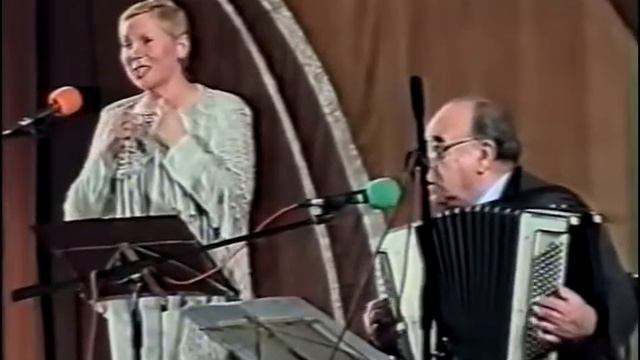 "Вечерком на реке" (Б.Мокроусов - С.Островой)
