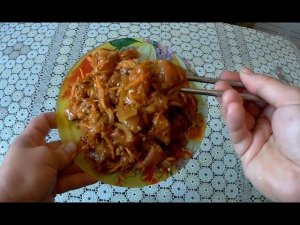 Рыба Хе по китайски, свежий лосось в маринаде.