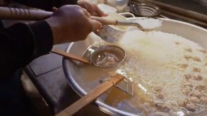 Китайская УЛИЧНАЯ Еда - Ночной Продовольственный Базар в ДУНГУАНЕ