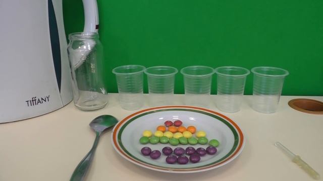 Весёлая наука #16 Радуга из Skittles/Торнадо смотреть онлайн