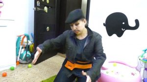 Дарина СЛОМАЛА ПЫЛЕСОС и пылесос стал РАДИО! Веселый МАСТЕР забыл набор инструментов для детей