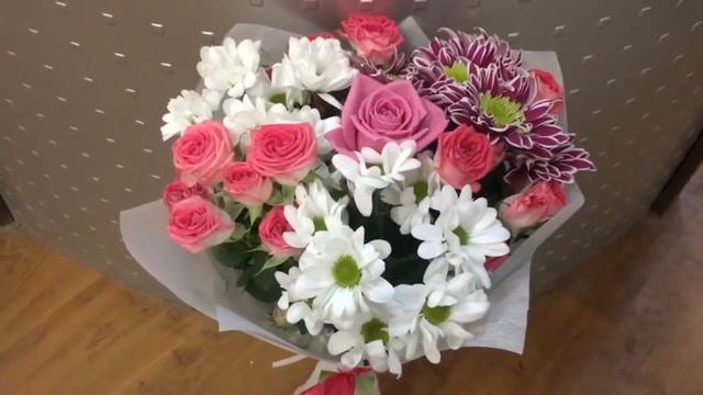 Букет из цветов "Без лишних слов" смотреть онлайн