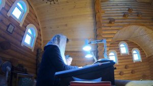 Литургию поём с маленькой Таней. Антифоны 1 гласа. Трисвятое болгарский напев.