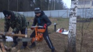 пилю бензопилой урал в детстве
