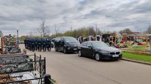 в дату памяти очередная панихида на могиле Юрия Шатунова / Троекуровское кладбище сегодня 23.04.2024
