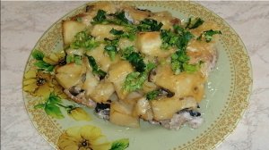 Филе индейки, запечённое с картошкой и грибами под сыром