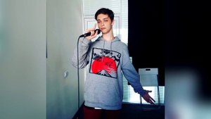Сын Королевой опозорился