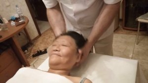 Как делать мануальный массаж шеи спереди. (БТММ)