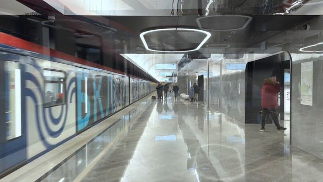 Кленовый бульвар БКЛ, 4K HDR смотреть онлайн