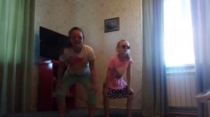 Лёгкий и простой танец под песню УЛЫБАЙСЯ