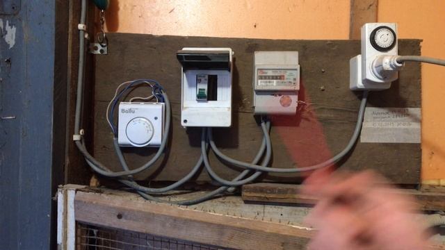 Отопление курятника своими руками / Сколько стоит отопление курятника зимой? смотреть онлайн