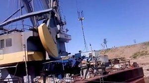 Загрузка баржи корабля Почтовый 5