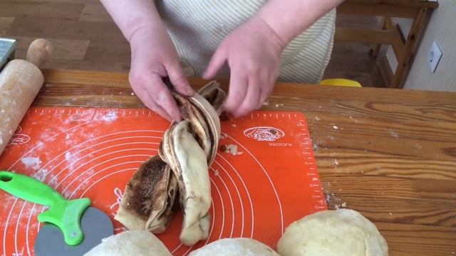 Сдобные рулеты с шоколадным тестом! смотреть онлайн