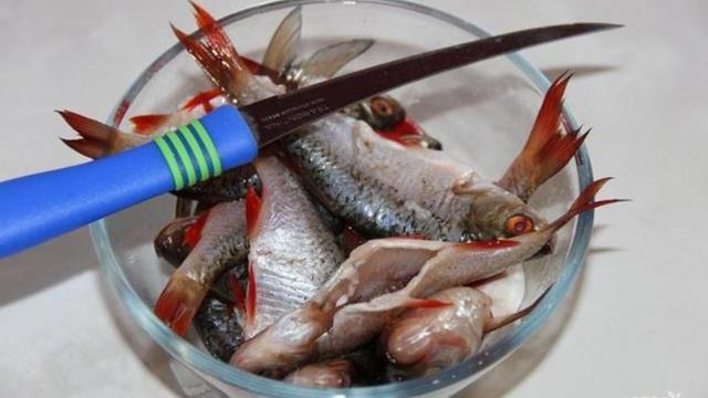 Красноперка на сковороде