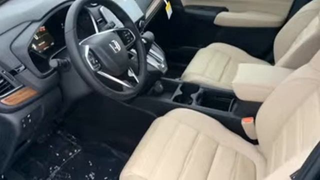 2017 Honda CR-V Touring in Dubuque, IA 52002 смотреть онлайн