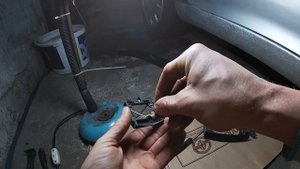 Не срабатывает ручка двери Volkswagen Golf V