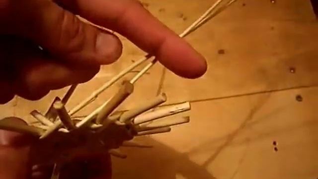 Плетение круглого донышка из лозы. Полный видеоурок.