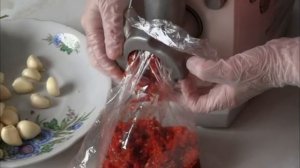 Хрен, жгучие...Крутим на мясорубке. Берегите очи!?