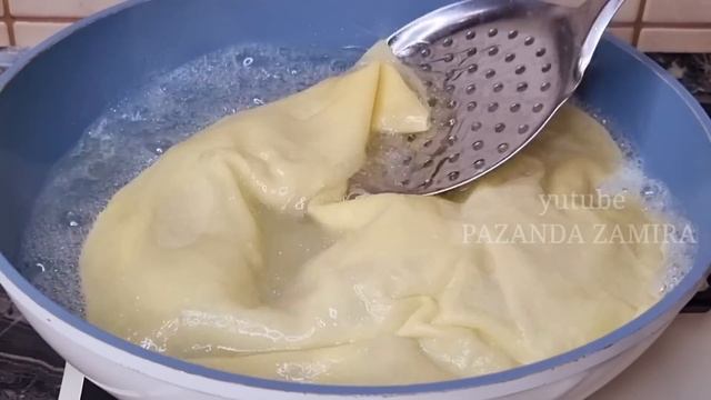 БЛЮДО, КОТОРОЕ УВИДИВИЛО ВСЮ СЕМЬЮ! ПОЛОЖИТЕ ТЕСТО В КИПЯЩУЮ ВОДУ! РЕЗУЛЬТАТ ВАС УДИВИТ! смотреть онлайн