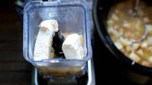 Slow Cooker Loaded Chicken Bacon Potato Soup