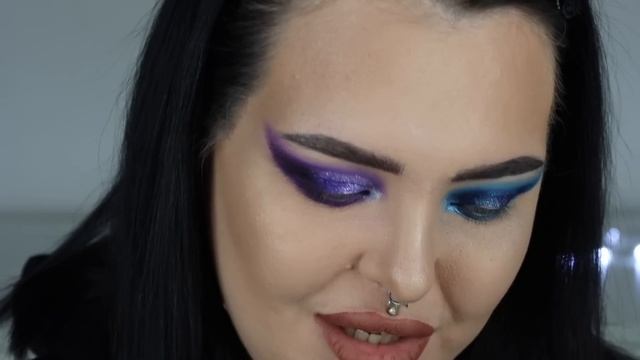 Немного Story Time и обзор на Beauty Bay Midnight 42 смотреть онлайн