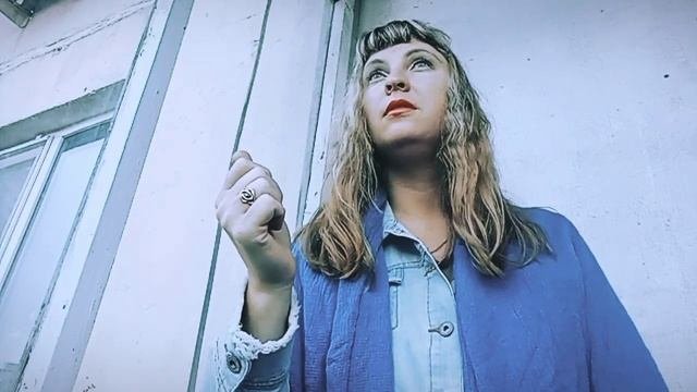 Елена Болдина читает стихотворение 